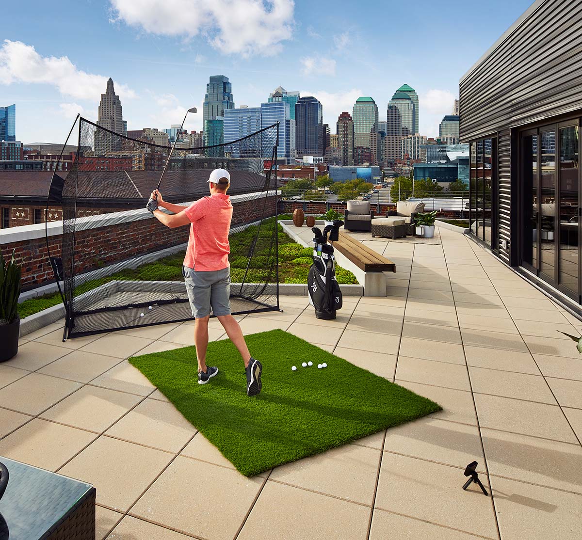 Approach R10 Complete Golf Studio Package